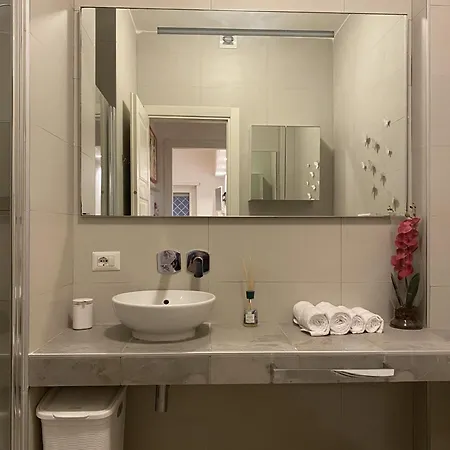 A Casa Di Dina